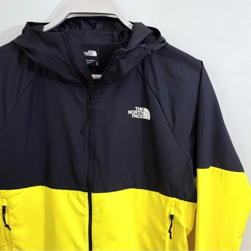 The North Face Women’s Flyweight Hoodie - Picture 2 of 15